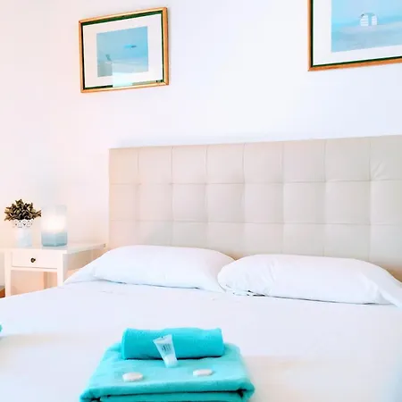 Deluxe Penthouse With Sea Views Near Puerto Marina Apartamento *