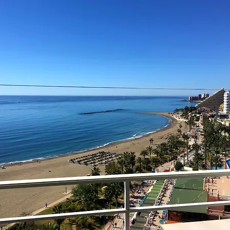 Apartamento Deluxe Penthouse With Sea Views Near Puerto Marina
